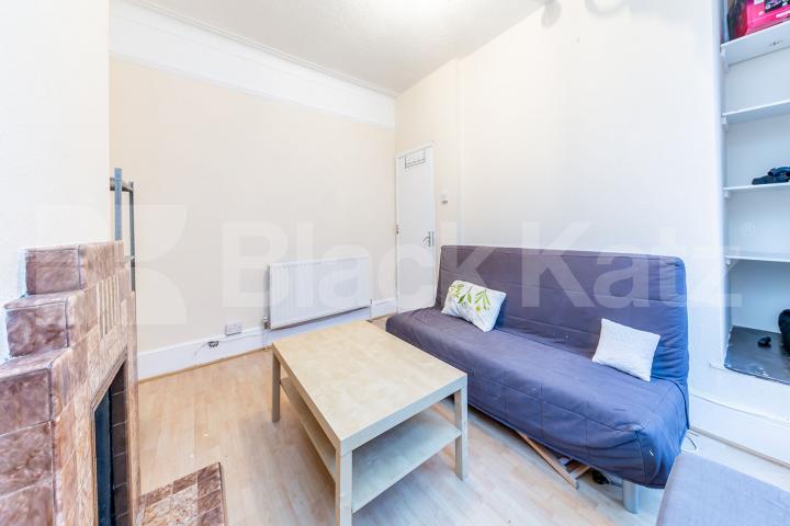 A large three bedroom maisonette set with in a conversion on Chapel Market Chapel Market, N1, Angel