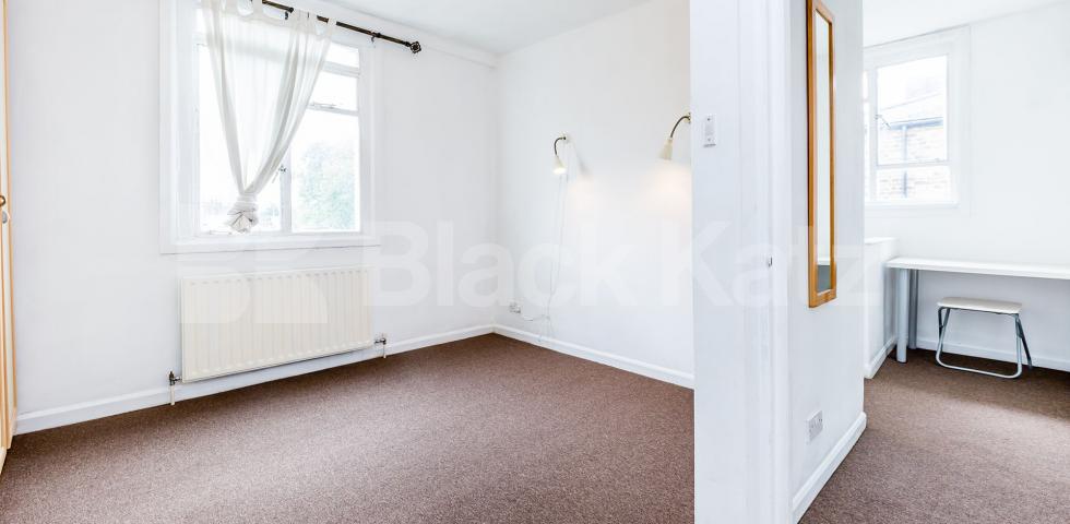 			BEAUTIFUL PERIOD CONVERSION, 1 Bedroom, 1 bath, 1 reception Flat			 Southgate Road, ISLINGTON-DE BEAUVOIR-DALSTON