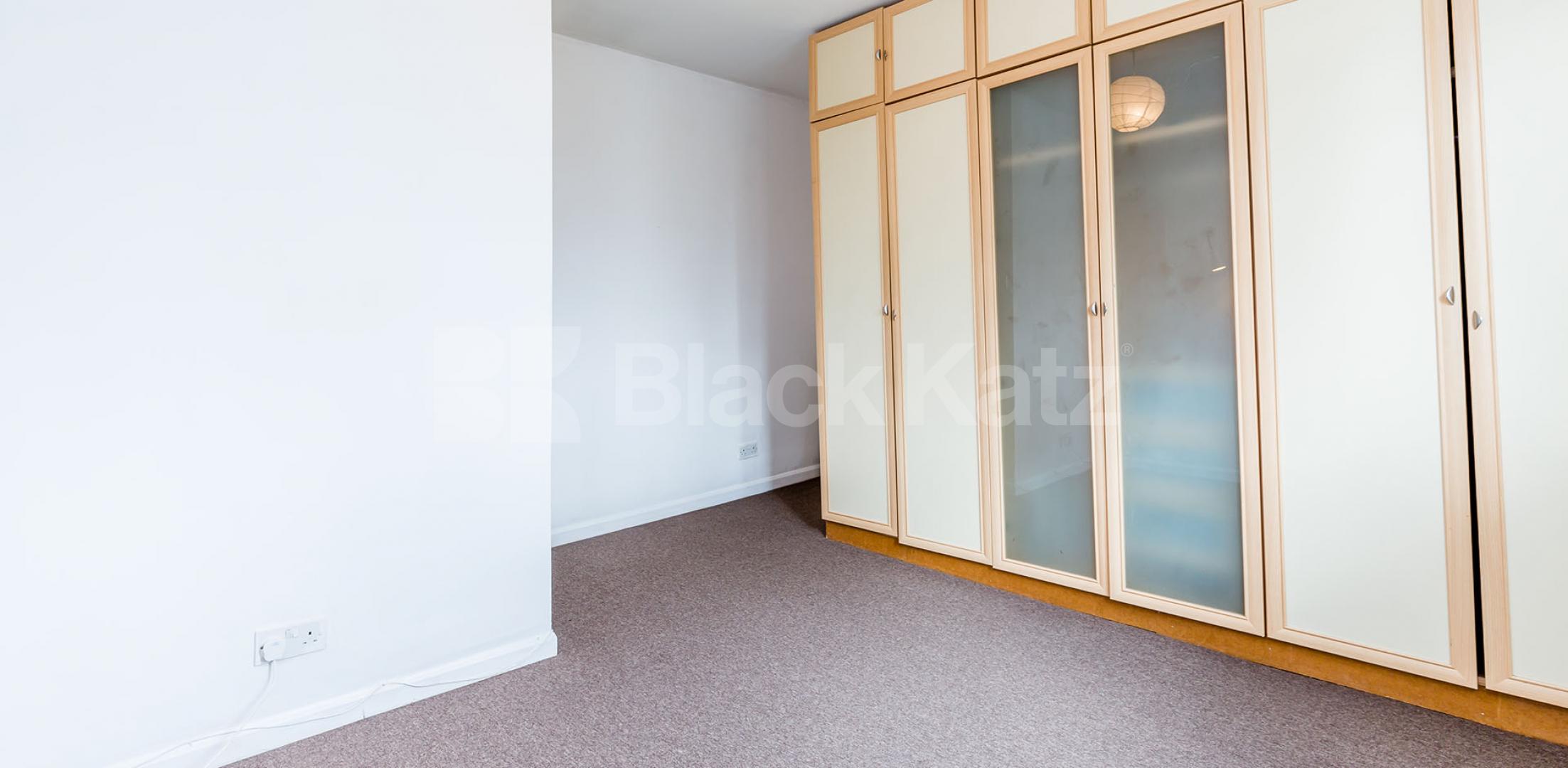 			BEAUTIFUL PERIOD CONVERSION, 1 Bedroom, 1 bath, 1 reception Flat			 Southgate Road, ISLINGTON-DE BEAUVOIR-DALSTON