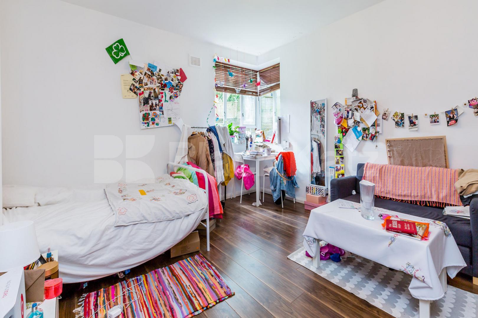 Spacious newly decorated studio only a short walk to Angel Station Britannia Row, Angel