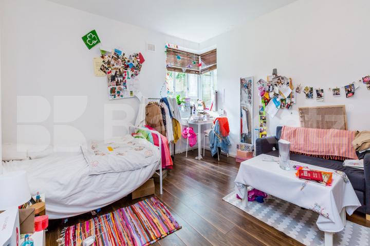 Spacious newly decorated studio only a short walk to Angel Station Britannia Row, Angel