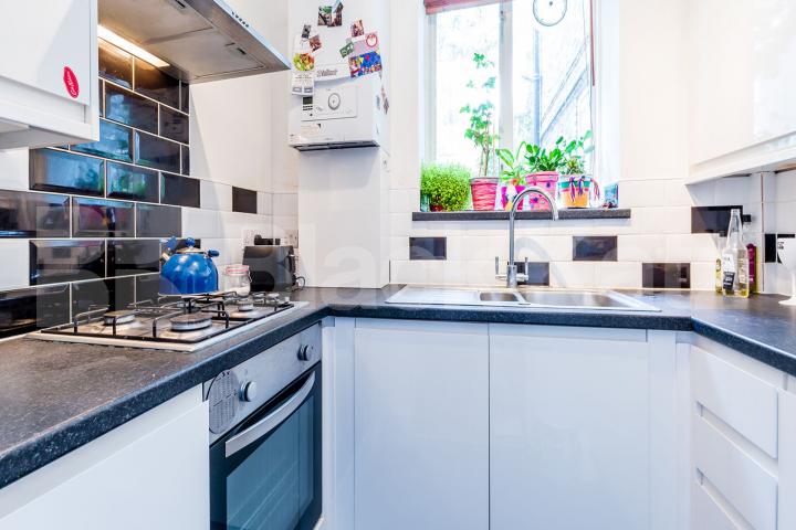 Spacious newly decorated studio only a short walk to Angel Station Britannia Row, Angel