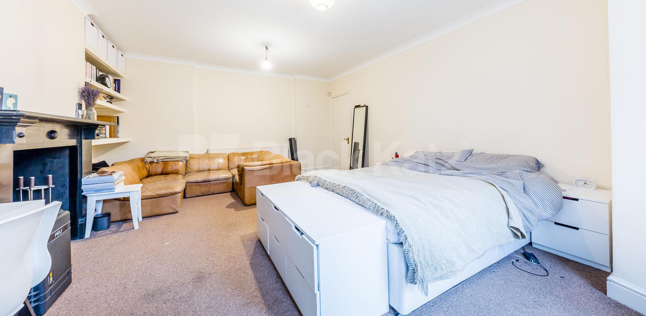 			NEW INSTRUCTION!, 2 Bedroom, 1 bath, 1 reception Flat			 Hillmarton Road, CALEDONIAN ROAD 