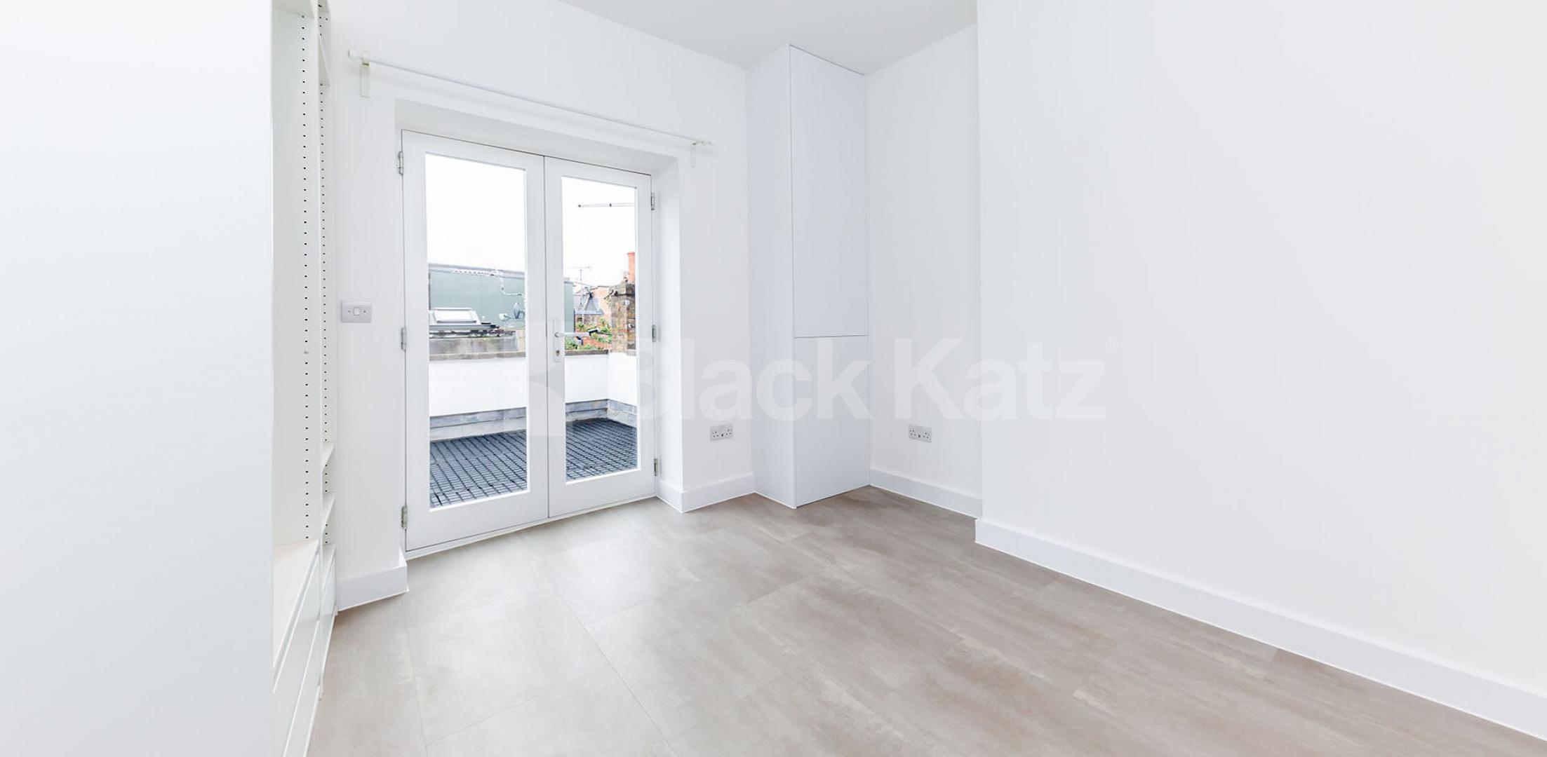 			NEWLY REFURBISHED 1 BEDROOM FLAT WITH TERRACE!, 1 Bedroom, 1 bath, 1 reception Flat			 York Way , ISLINGTON 