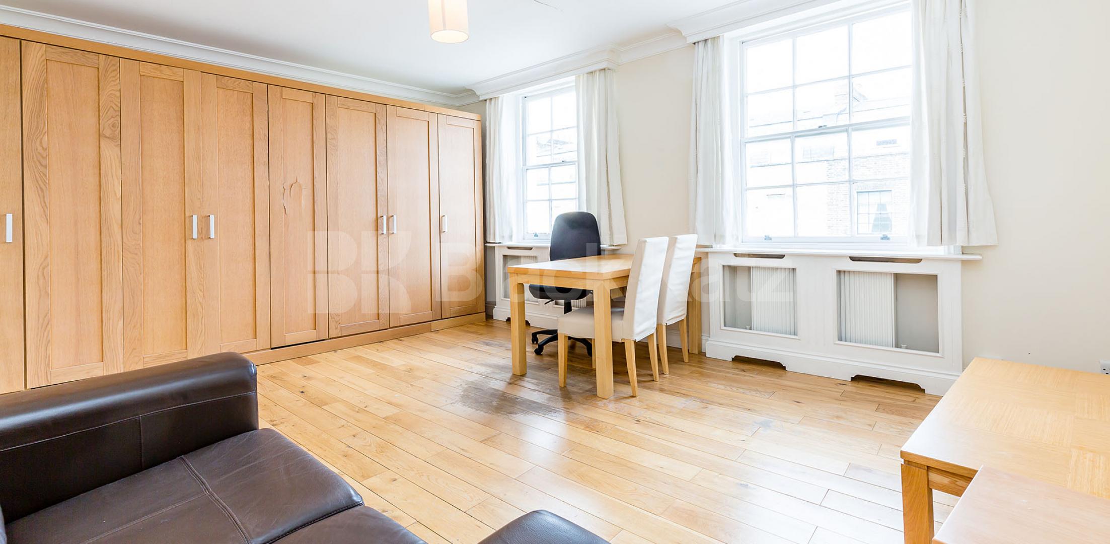 			STUNNING TOP FLOOR STUDIO IN KING'S CROSS, Studio Apartment, 1 bath, 1 reception Studio			 St. Chad's Street, KING'S CROSS