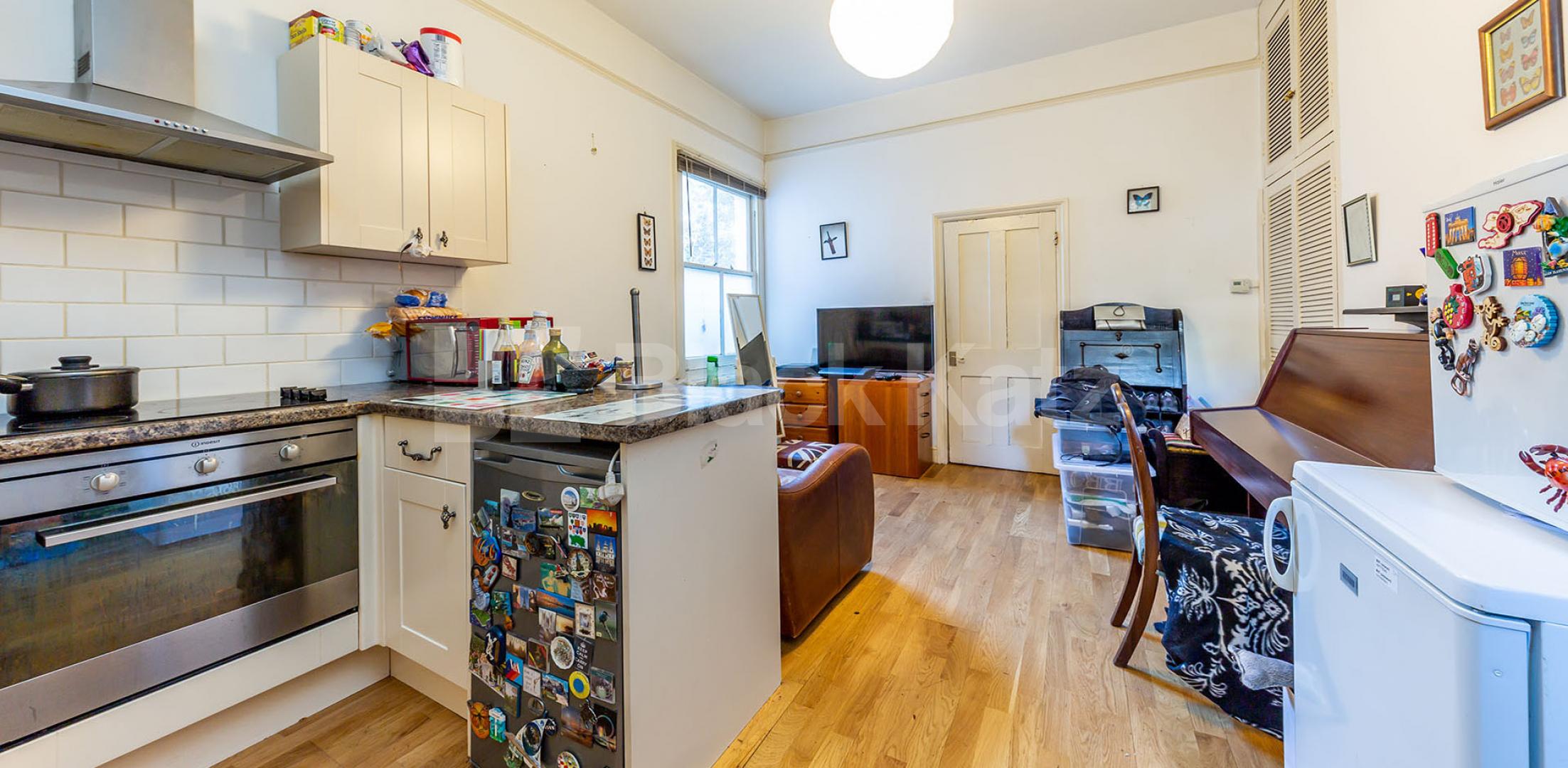 			NEW INSTRUCTION!, 1 Bedroom, 1 bath, 1 reception Ground Floor Flat			 Cromwell Ave Highgate , HIGHGATE