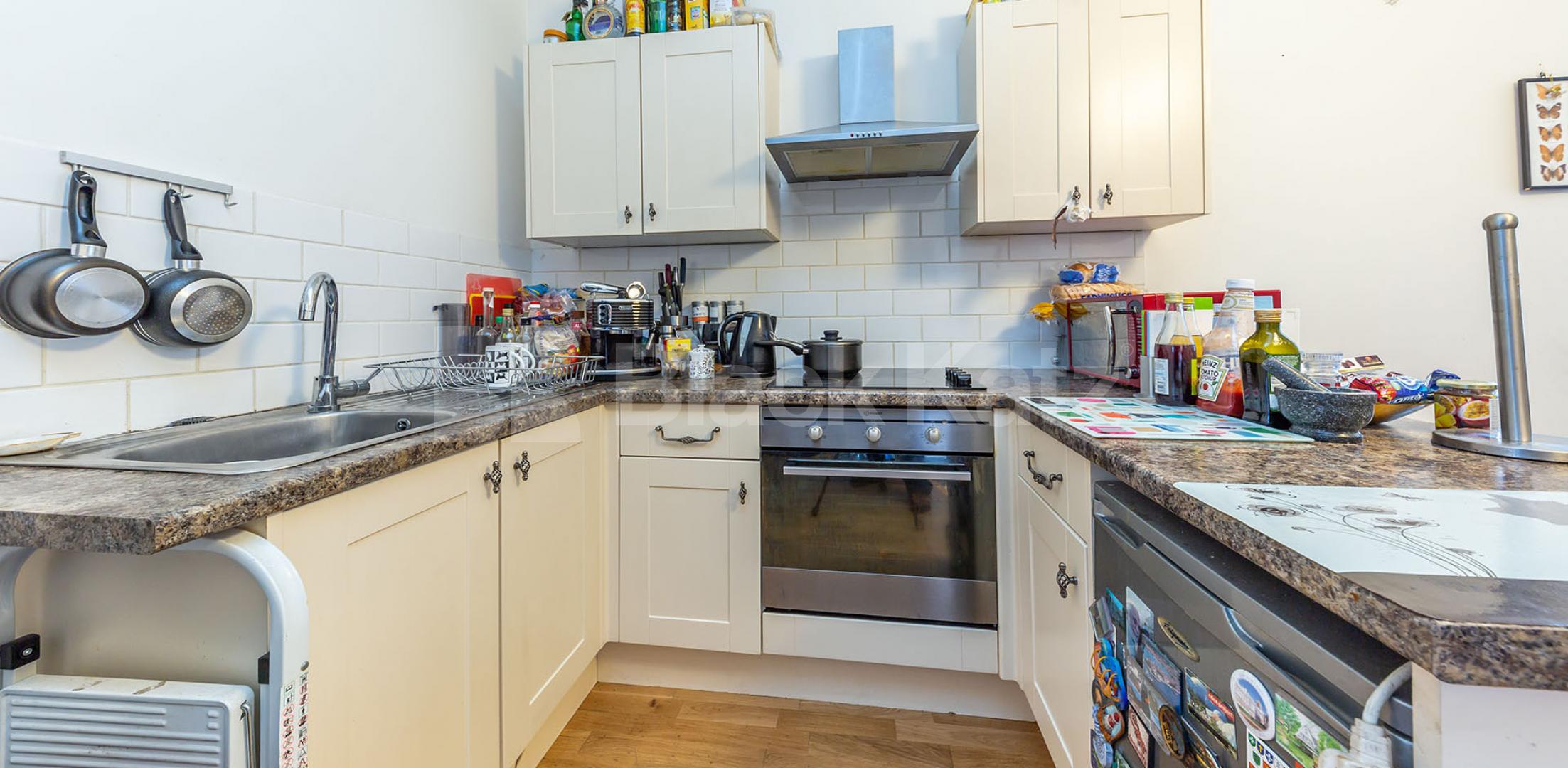 			NEW INSTRUCTION!, 1 Bedroom, 1 bath, 1 reception Ground Floor Flat			 Cromwell Ave Highgate , HIGHGATE