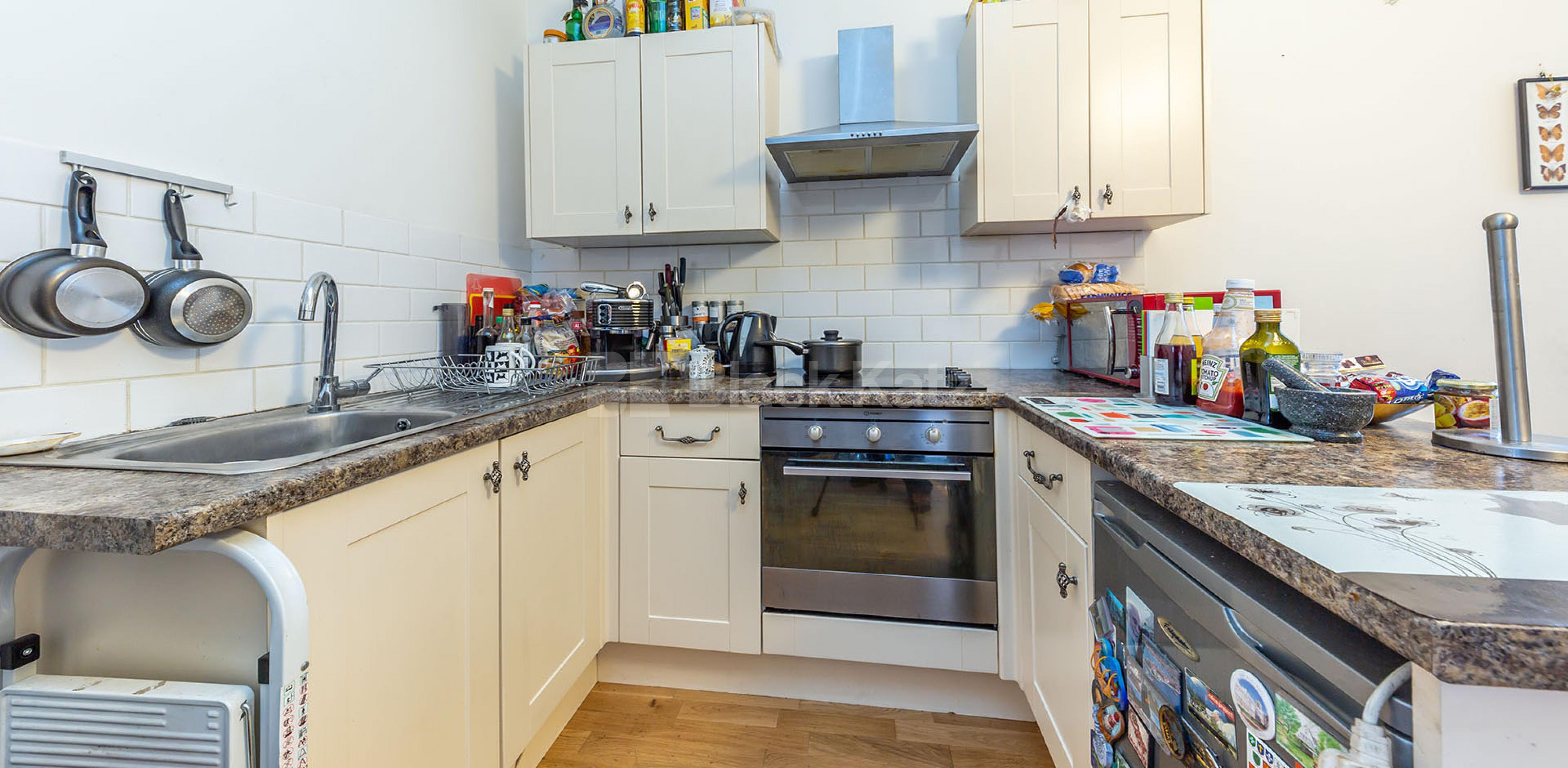 			NEW INSTRUCTION!, 1 Bedroom, 1 bath, 1 reception Ground Floor Flat			 Cromwell Ave Highgate , HIGHGATE N6