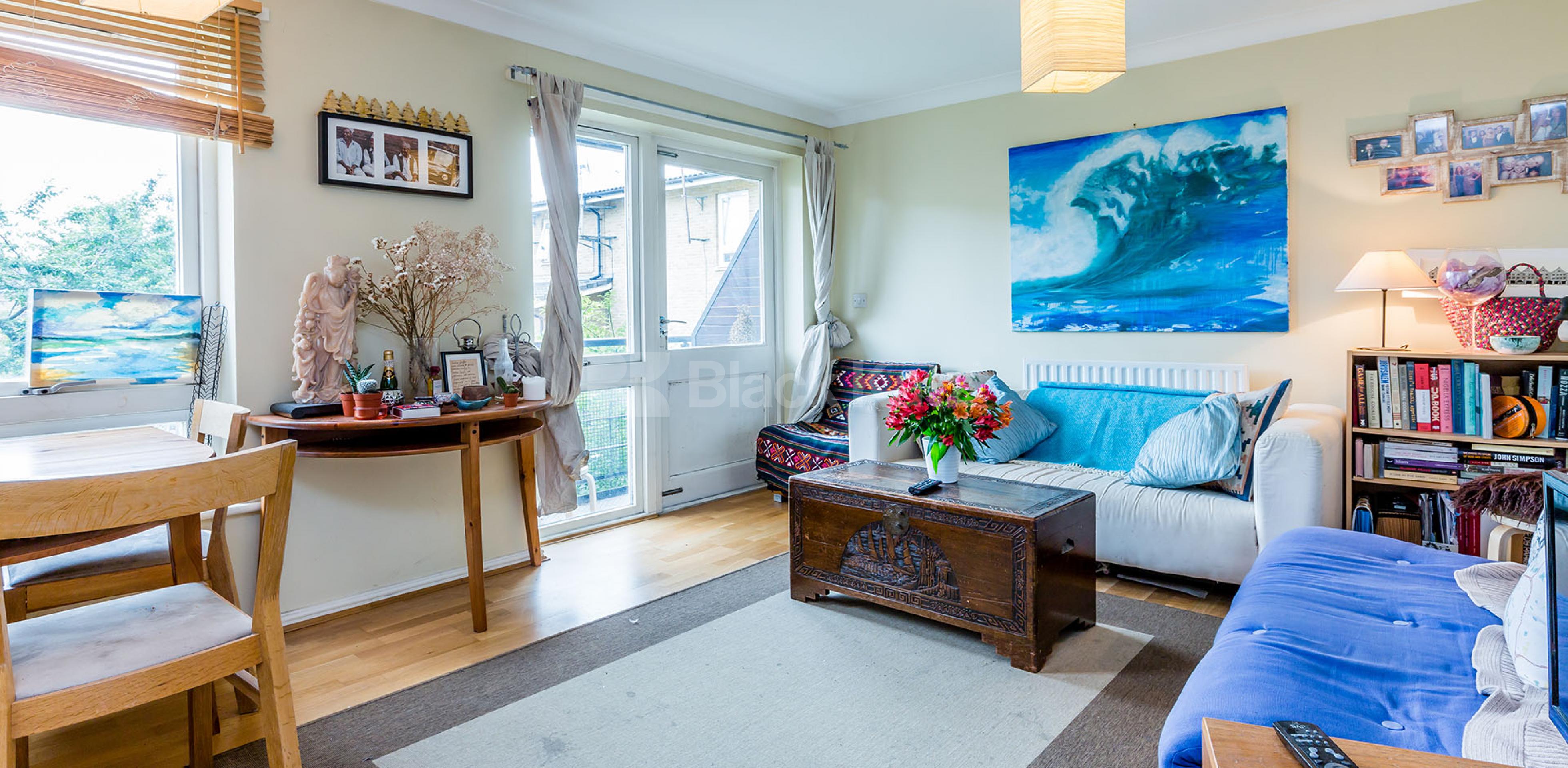 			2 Bedroom, 1 bath, 1 reception Apartment			 Church Road N1, Essex Road N1