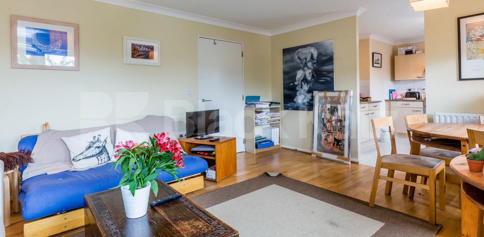 			1 Bedroom, 1 bath, 1 reception Apartment			 Axminster Road, HOLLOWAY