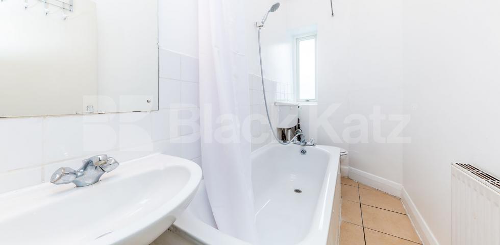 			2 Bedroom, 1 bath, 1 reception Apartment			 York Way , ISLINGTON