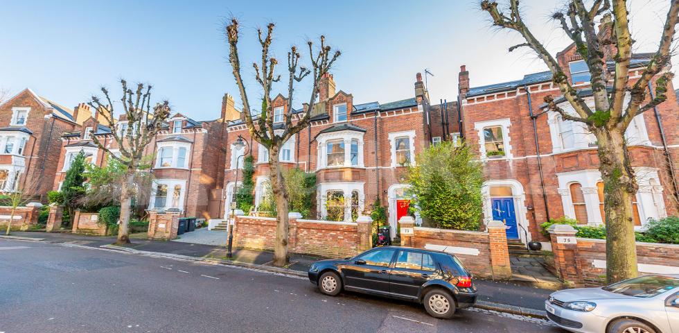 			NEW INSTRUCTION!, 1 Bedroom, 1 bath, 1 reception Ground Floor Flat			 Cromwell Ave Highgate , HIGHGATE