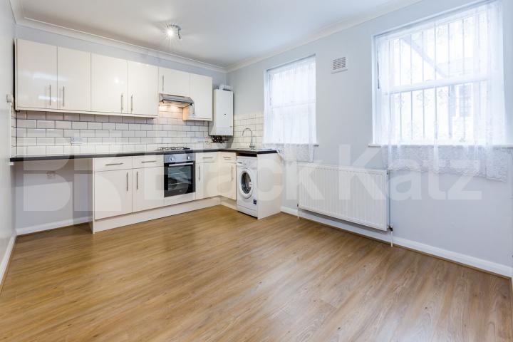 Located only a few minutes to Highbury & Islington Upper Street, Highbury & Islington 