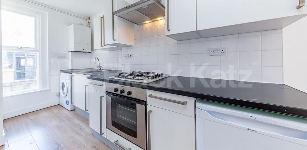 			SPACIOUS STUDIO APARTMENT, Studio Apartment, 1 bath, 1 reception Flat			 TEMPLE STREET, BETHNAL GREEN-HACKNEY-LONDON FIELDS