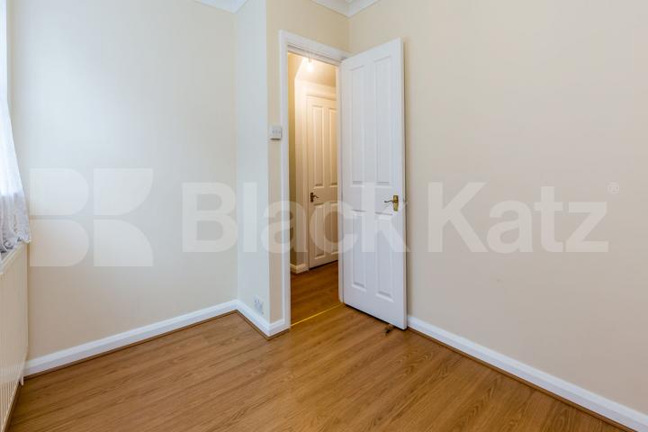 Located only a few minutes to Highbury & Islington Upper Street, Highbury & Islington 