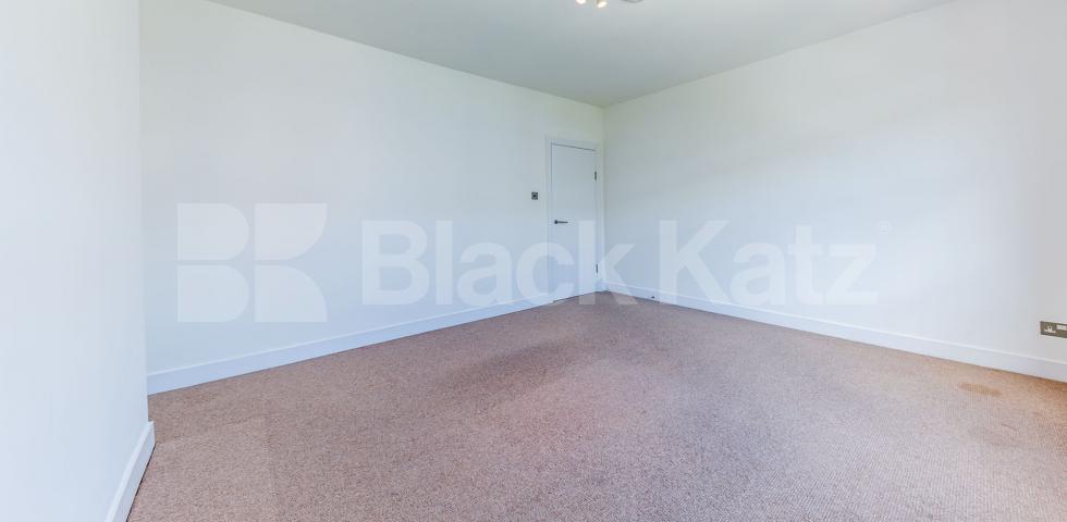 			NEW INSTRUCTION, 2 Bedroom, 1 bath, 1 reception Apartment			 TEMPLE STREET, BETHNAL GREEN-HACKNEY-LONDON FIELDS