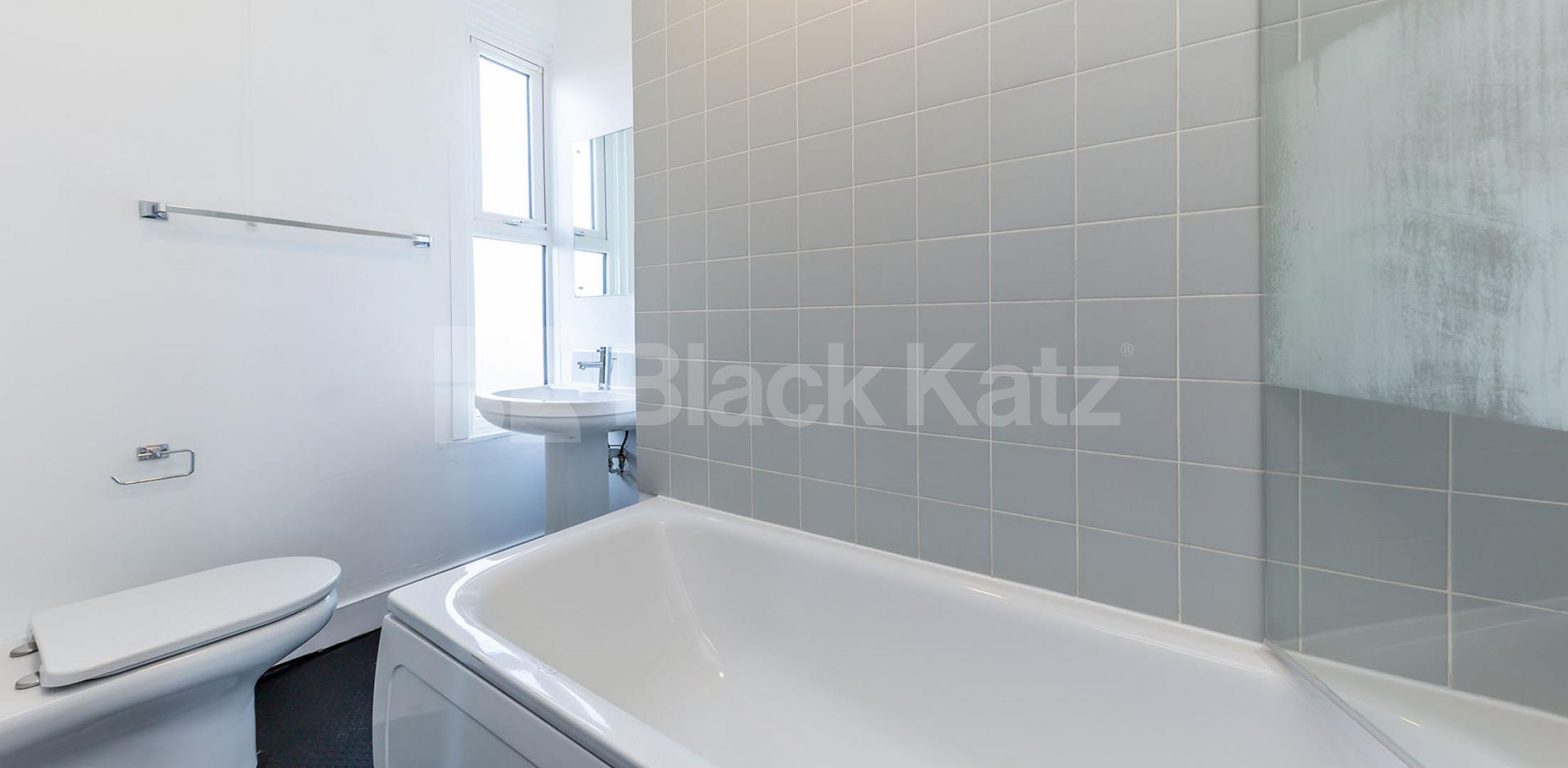 			NEW INSTRUCTION, 2 Bedroom, 1 bath, 1 reception Apartment			 TEMPLE STREET, BETHNAL GREEN-HACKNEY-LONDON FIELDS