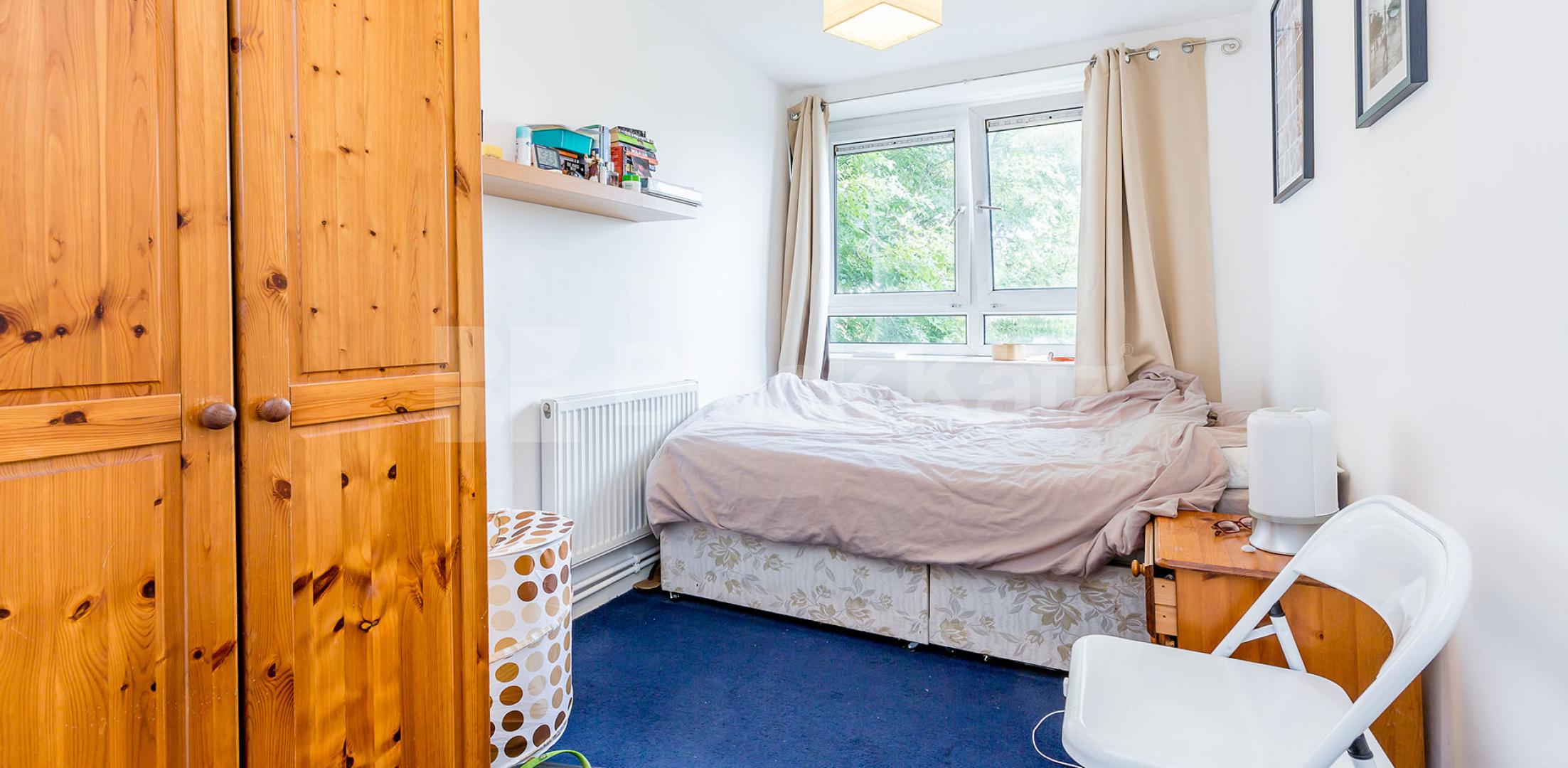 			SPLIT LEVEL 4 BEDROOM FLAT WITH LARGE LOUNGE!, 4 Bedroom, 1 bath, 1 reception Flat			 Fairfoot Road, MILE END-BOW