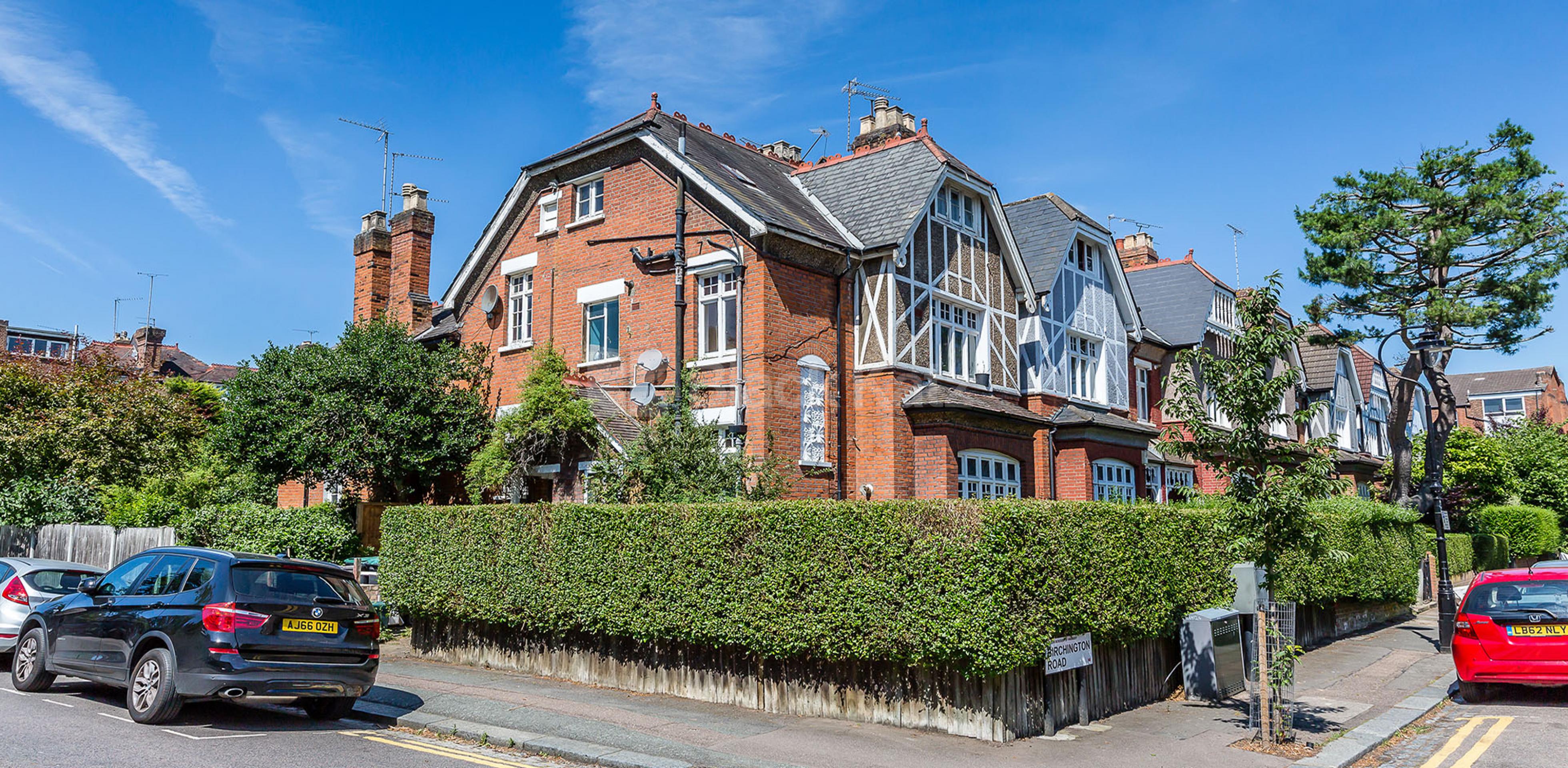 			Rent inclusive of gas and electricity!, 1 Bedroom, 1 bath, 1 reception Flat			 Birchington Road, Crouch End N8