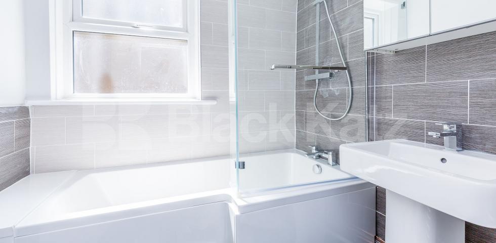 			Great 2 Double Bed Apartment !!!, 2 Bedroom, 1 bath, 1 reception Flat			 Ferme Park Road, Crouch End, N8