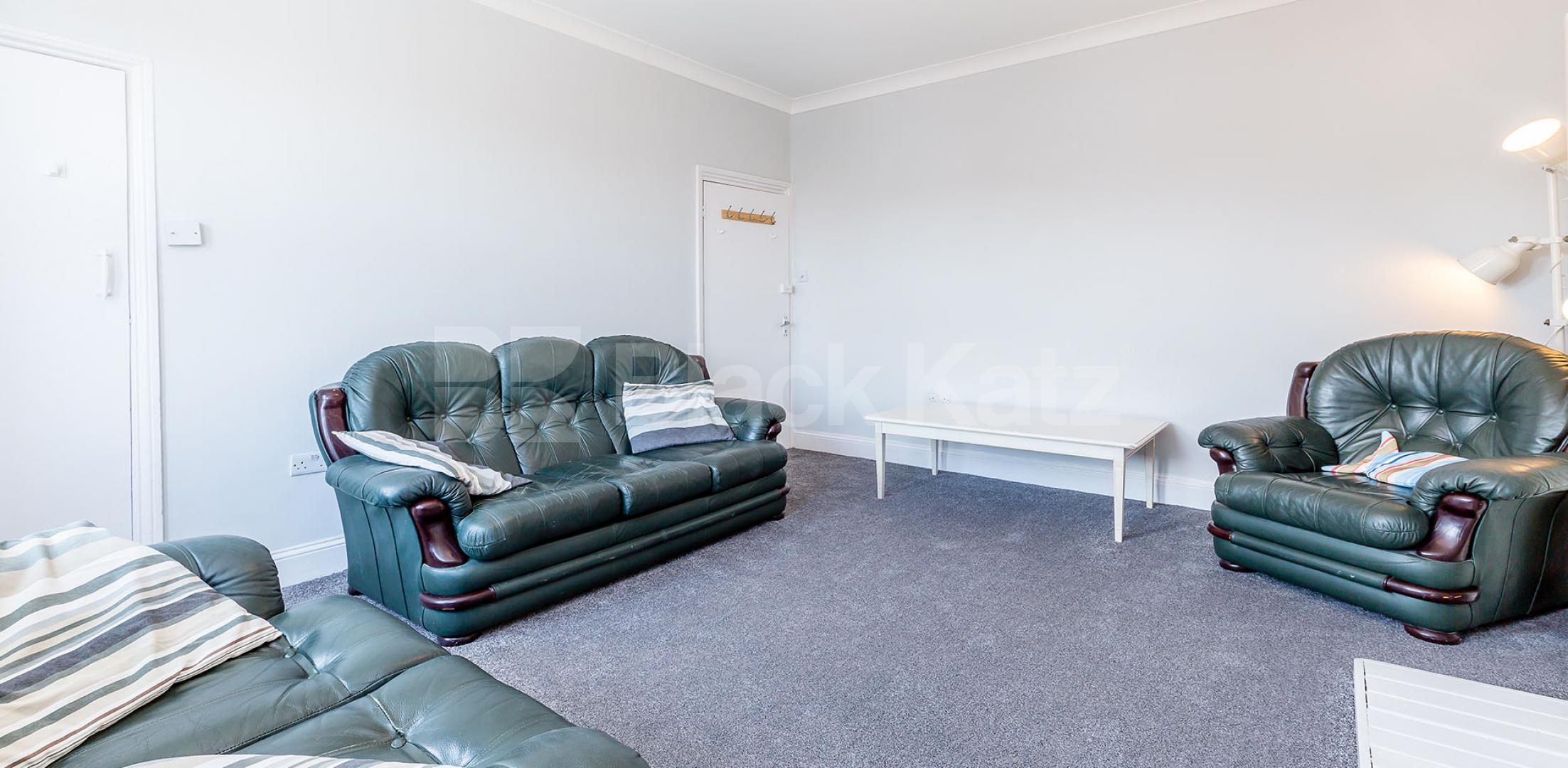 			Great 2 Double Bed Apartment !!!, 2 Bedroom, 1 bath, 1 reception Flat			 Ferme Park Road, Crouch End, N8