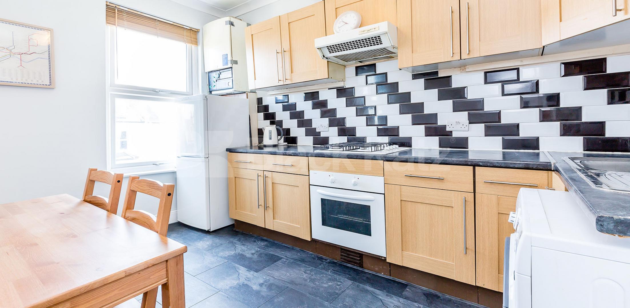 			Great 2 Double Bed Apartment !!!, 2 Bedroom, 1 bath, 1 reception Flat			 Ferme Park Road, Crouch End, N8