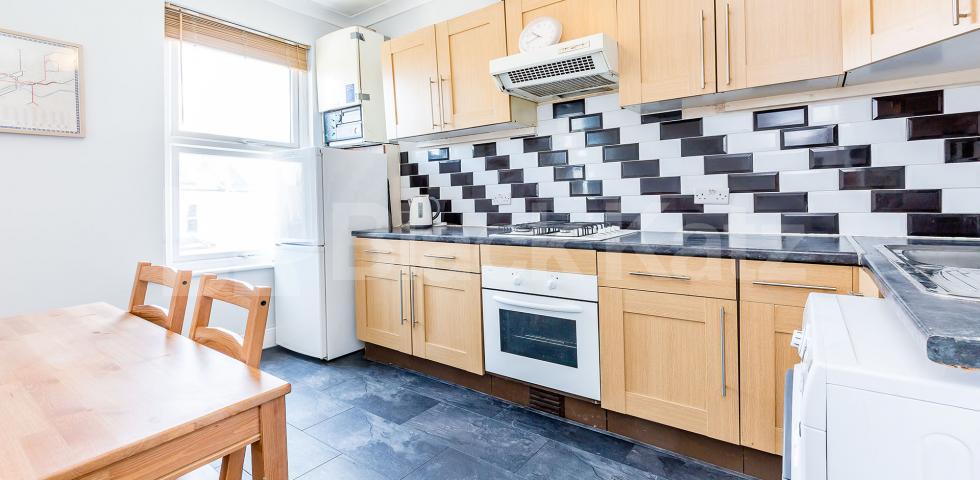 			Great 2 Double Bed Apartment !!!, 2 Bedroom, 1 bath, 1 reception Flat			 Ferme Park Road, Crouch End, N8