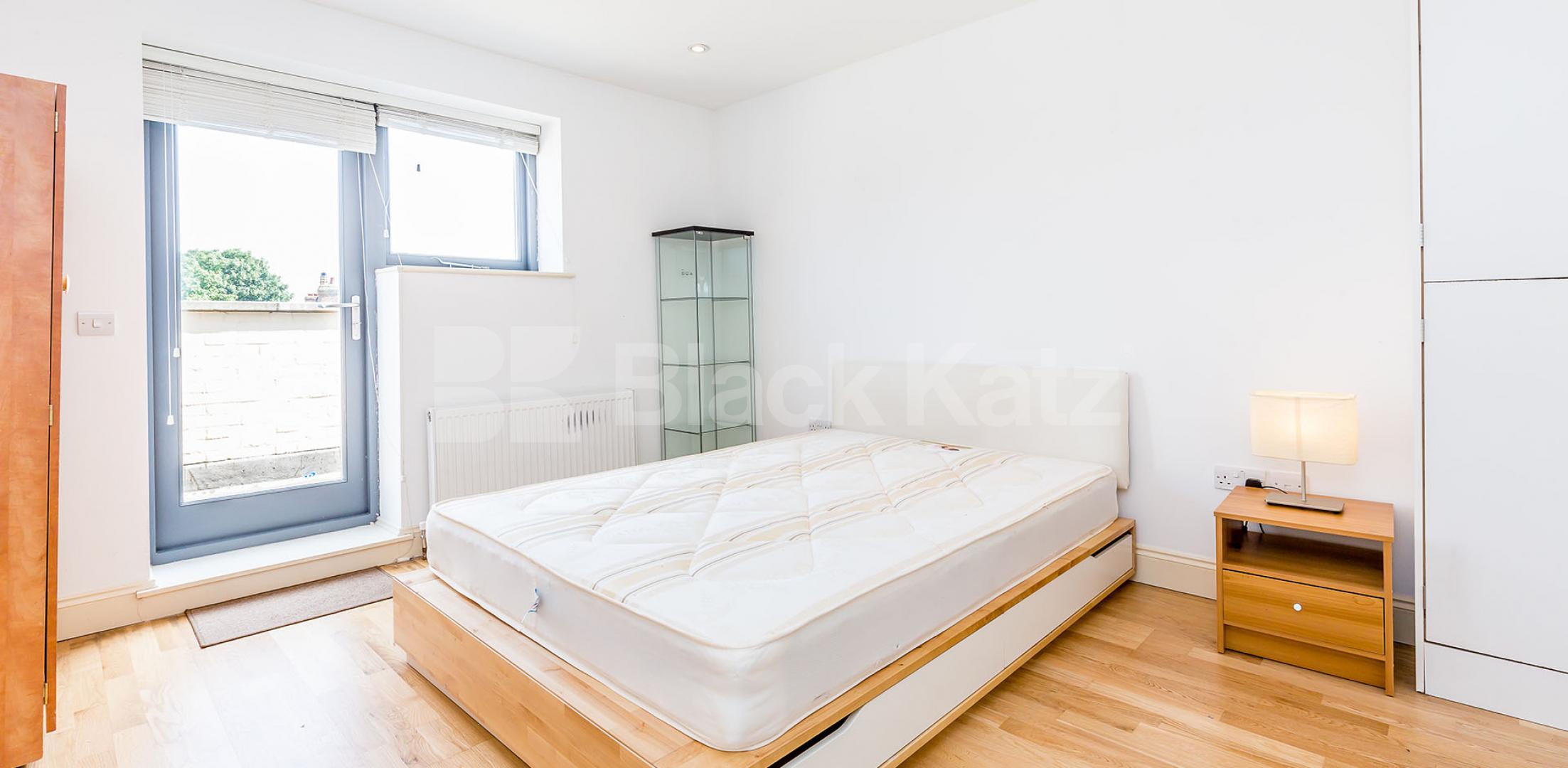 			Great 3 Double Bed Property !, 3 Bedroom, 1 bath, 1 reception Flat			 Myddleton Road, BOUNDS GREEN