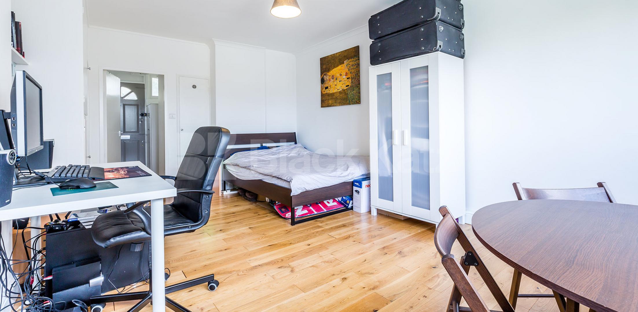 			NEW INSTRUCTION!, Studio Apartment, 1 bath, 1 reception Flat			 Leirum Street, ANGEL - KINGS CROSS