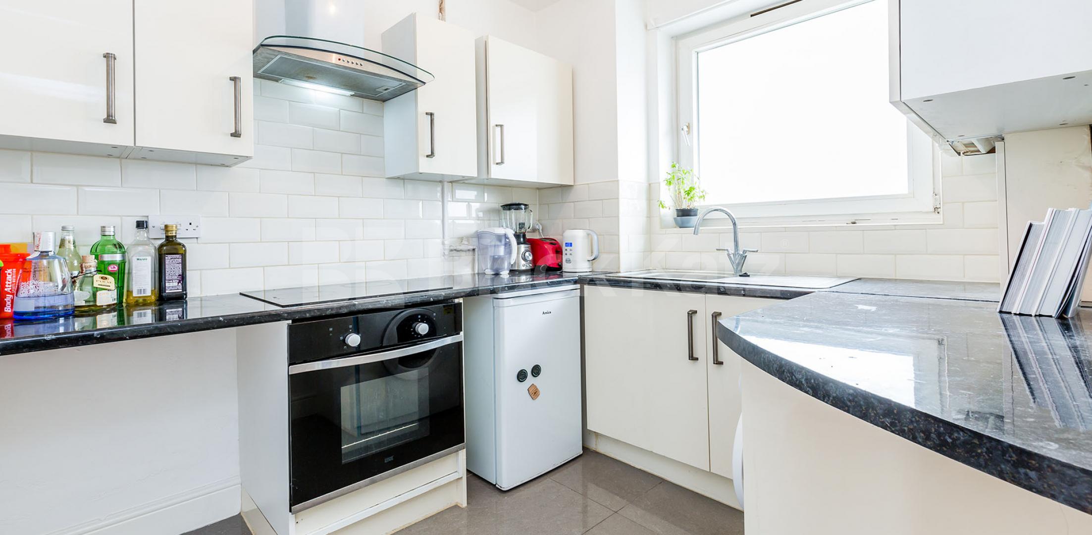 			NEW INSTRUCTION!, Studio Apartment, 1 bath, 1 reception Flat			 Leirum Street, ANGEL - KINGS CROSS