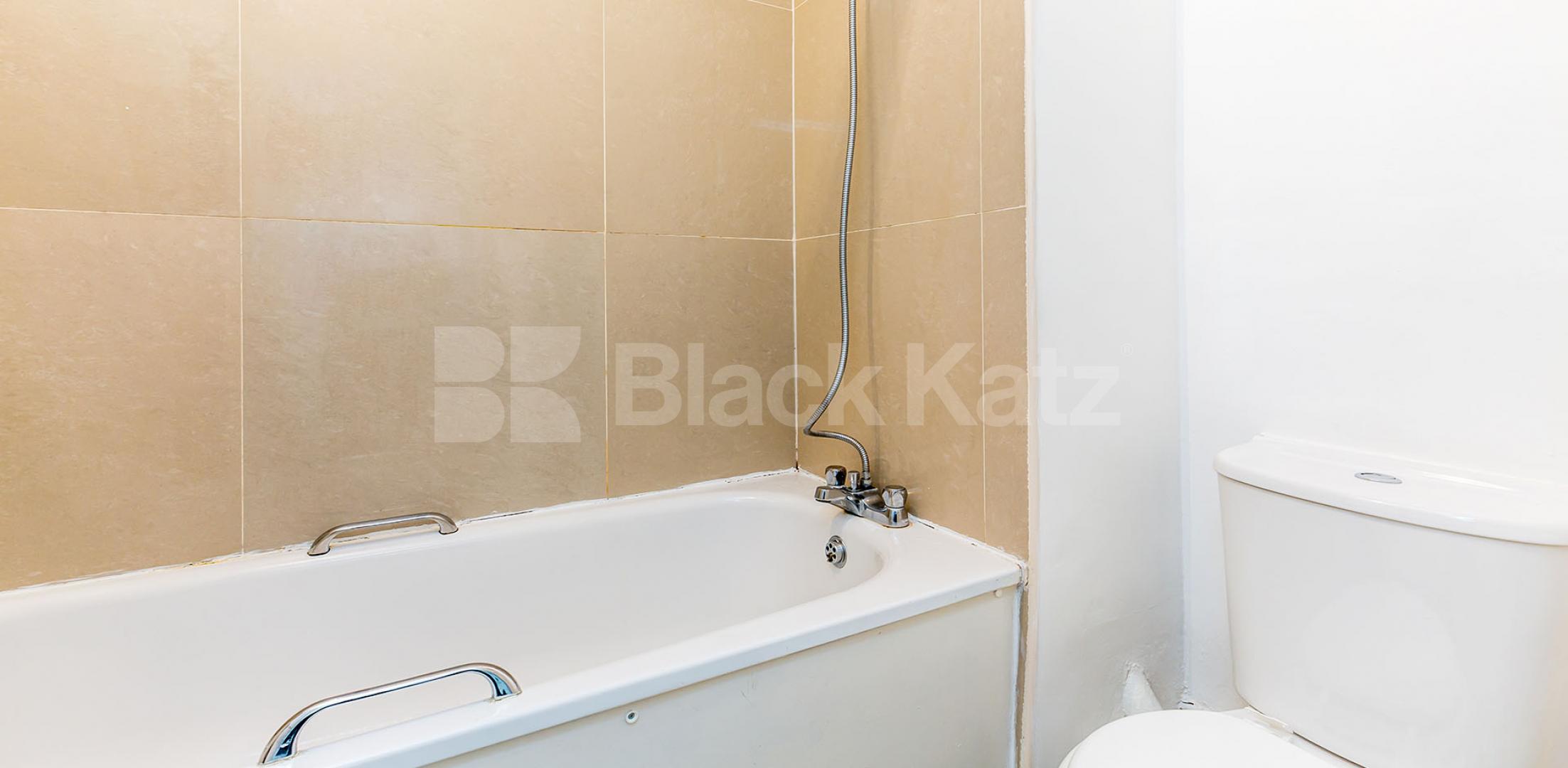 			NEW INSTRUCTION!, Studio Apartment, 1 bath, 1 reception Flat			 Leirum Street, ANGEL - KINGS CROSS