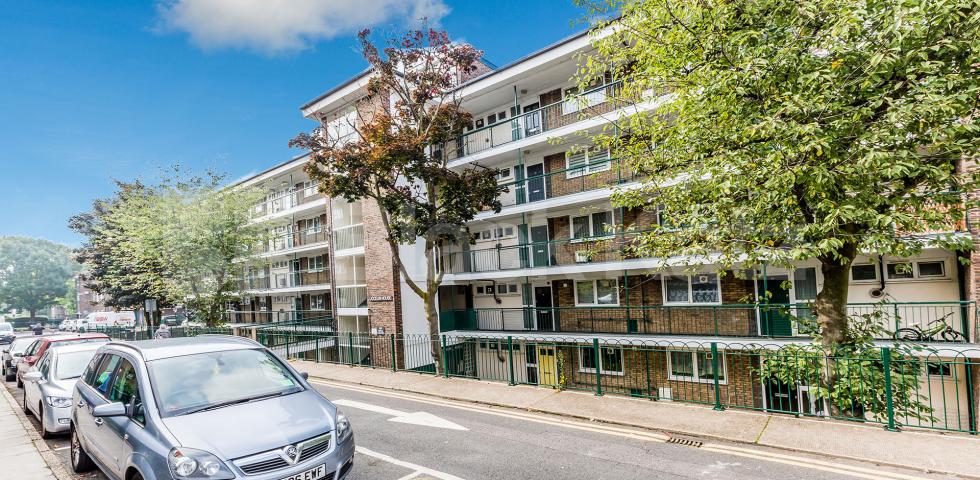 			NEW INSTRUCTION!, Studio Apartment, 1 bath, 1 reception Flat			 Leirum Street, ANGEL - KINGS CROSS