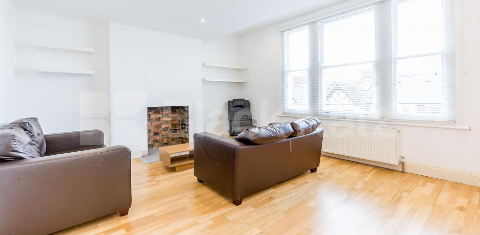 			Great 3 Double Bed Property !, 3 Bedroom, 1 bath, 1 reception Flat			 Myddleton Road, BOUNDS GREEN