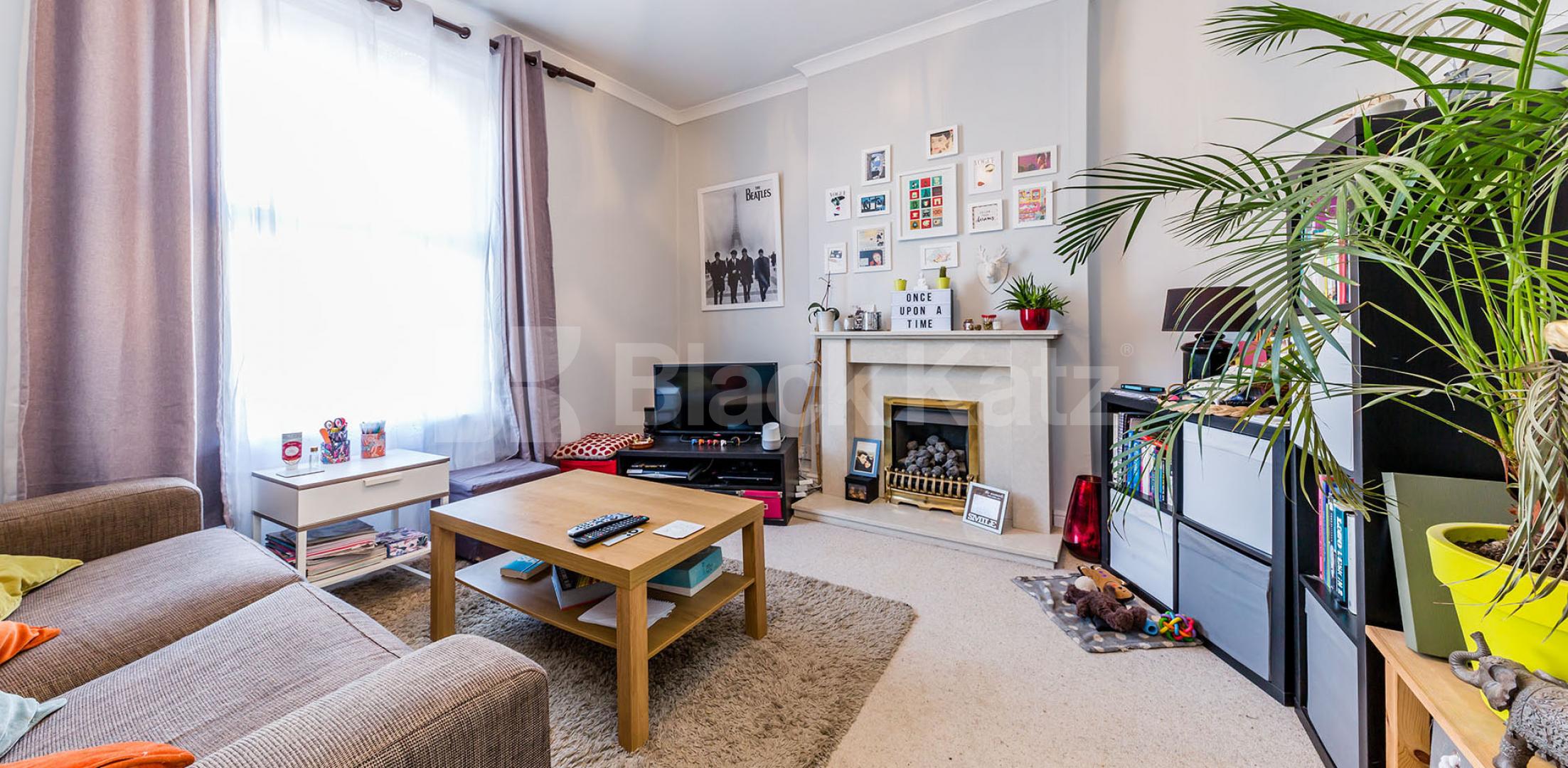 			UNDER FULL REFURBISHMENT Fantastic Garden Property , 2 Bedroom, 1 bath, 1 reception Flat			 Long Lane, East Finchley