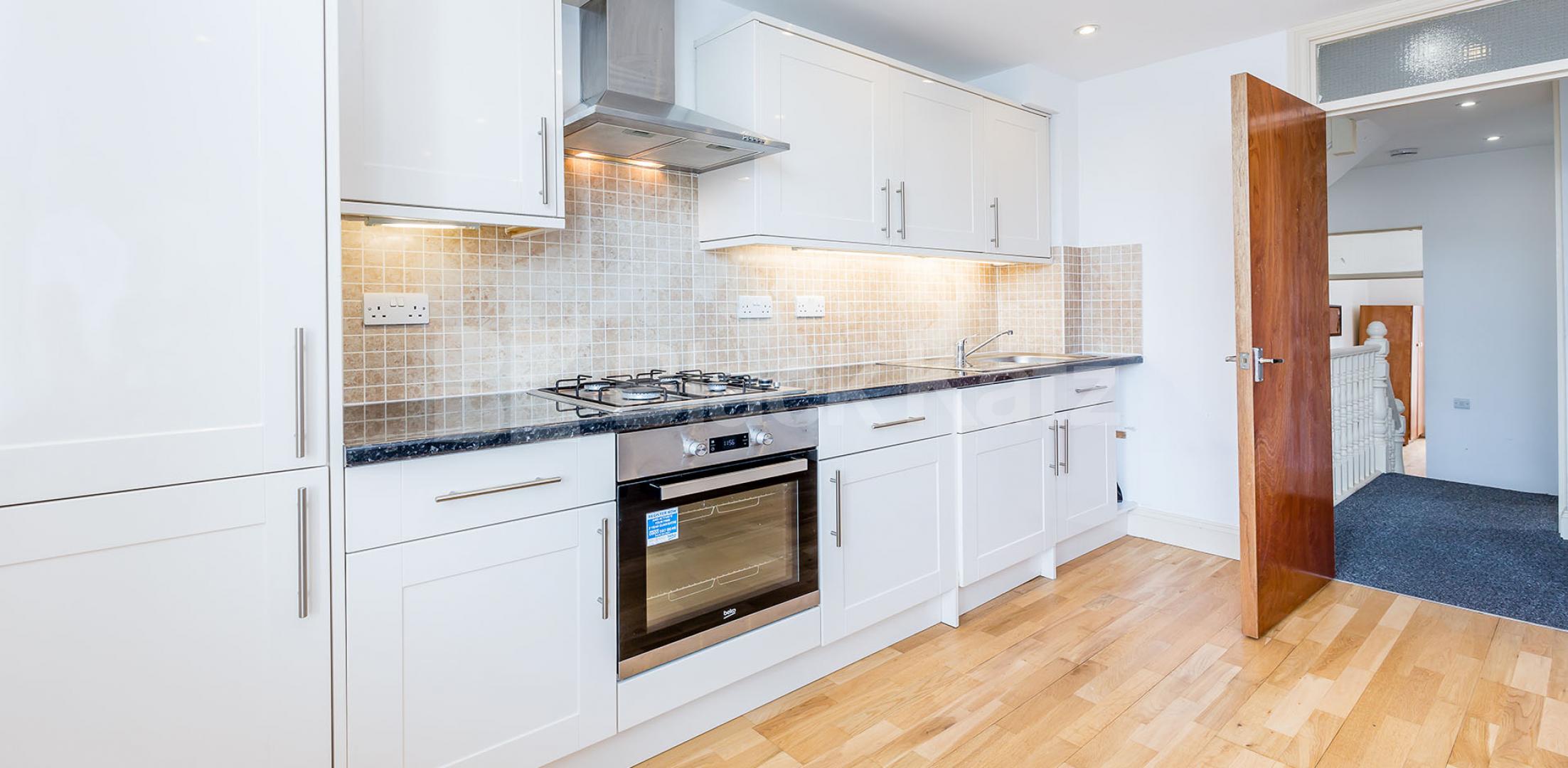 			Great 3 Double Bed Property !, 3 Bedroom, 2 bath, 1 reception Flat			 Myddleton Road, BOUNDS GREEN