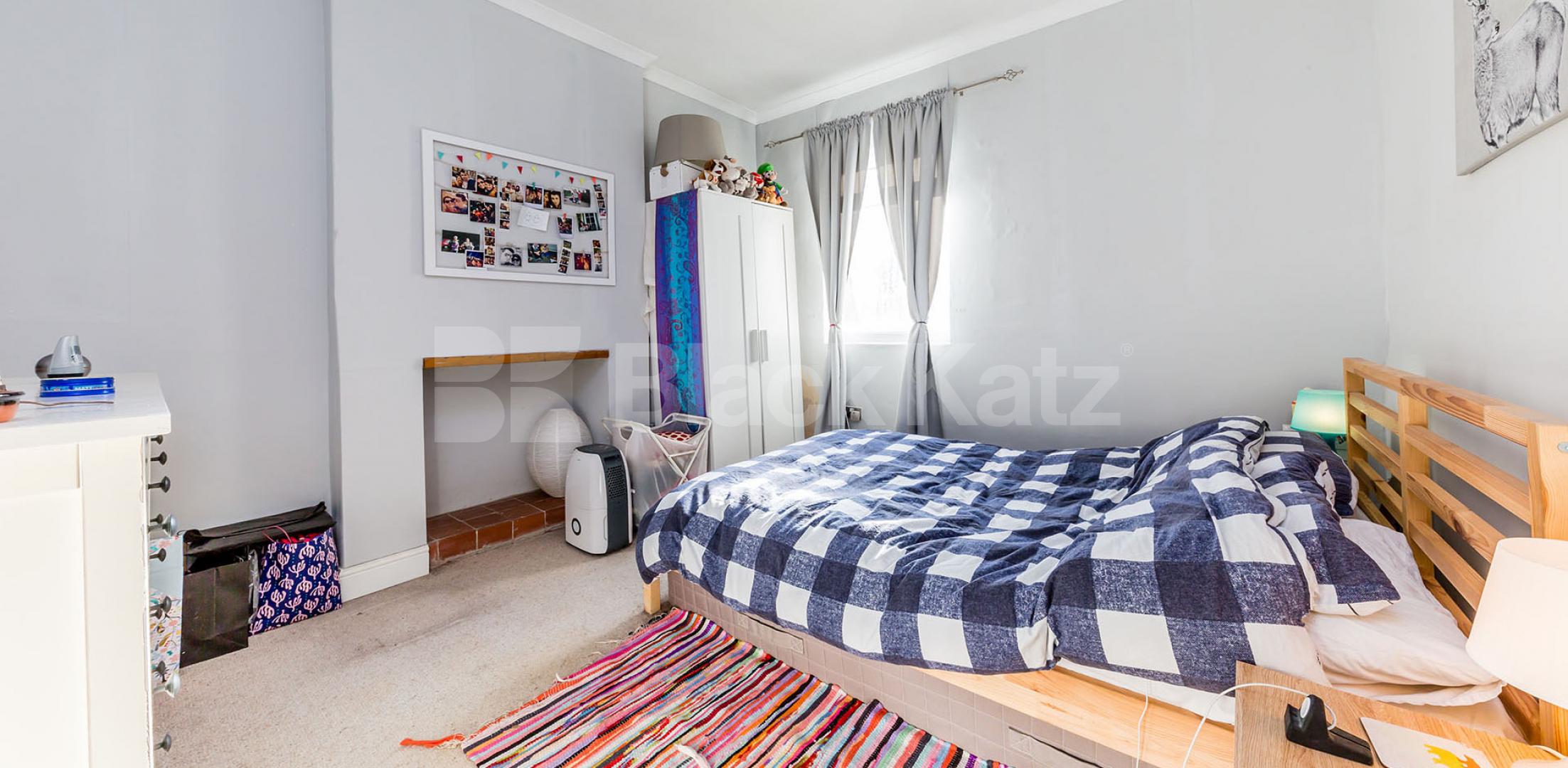 			UNDER FULL REFURBISHMENT Fantastic Garden Property , 2 Bedroom, 1 bath, 1 reception Flat			 Long Lane, East Finchley