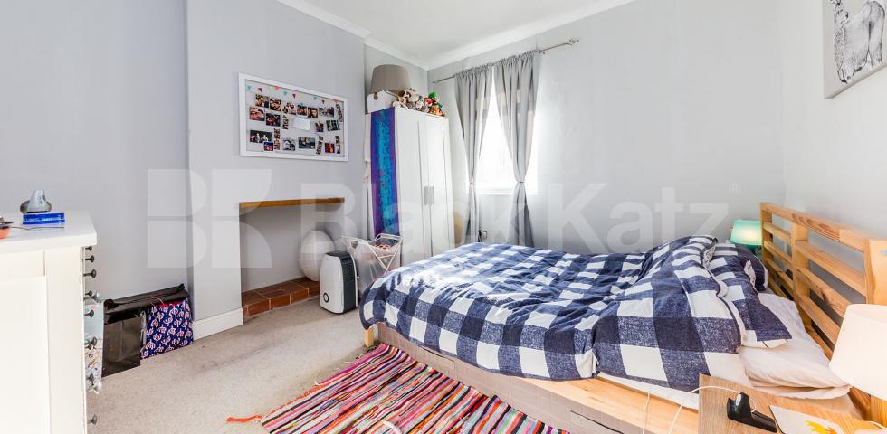 			UNDER FULL REFURBISHMENT Fantastic Garden Property , 2 Bedroom, 1 bath, 1 reception Flat			 Long Lane, East Finchley