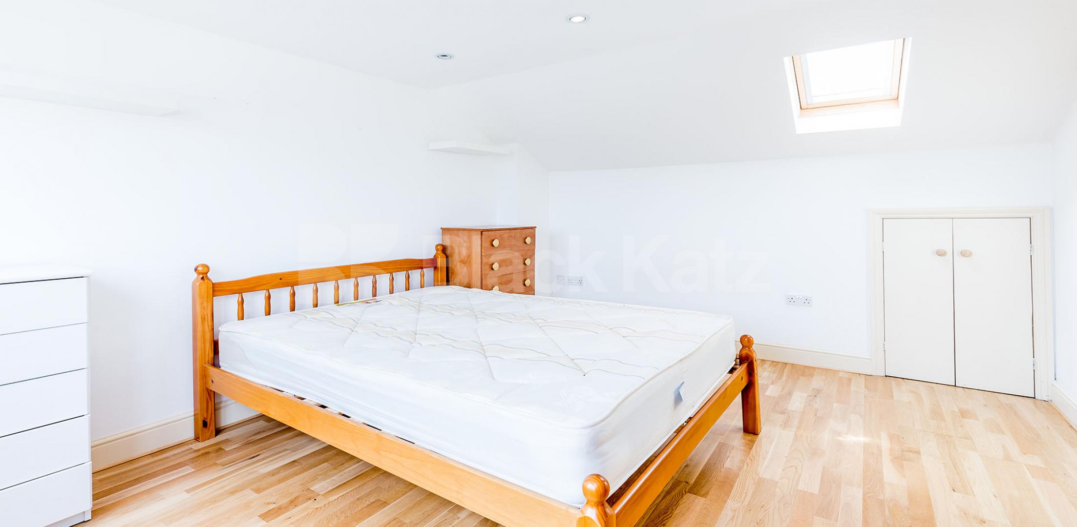			Great 3 Double Bed Property !, 3 Bedroom, 1 bath, 1 reception Flat			 Myddleton Road, BOUNDS GREEN