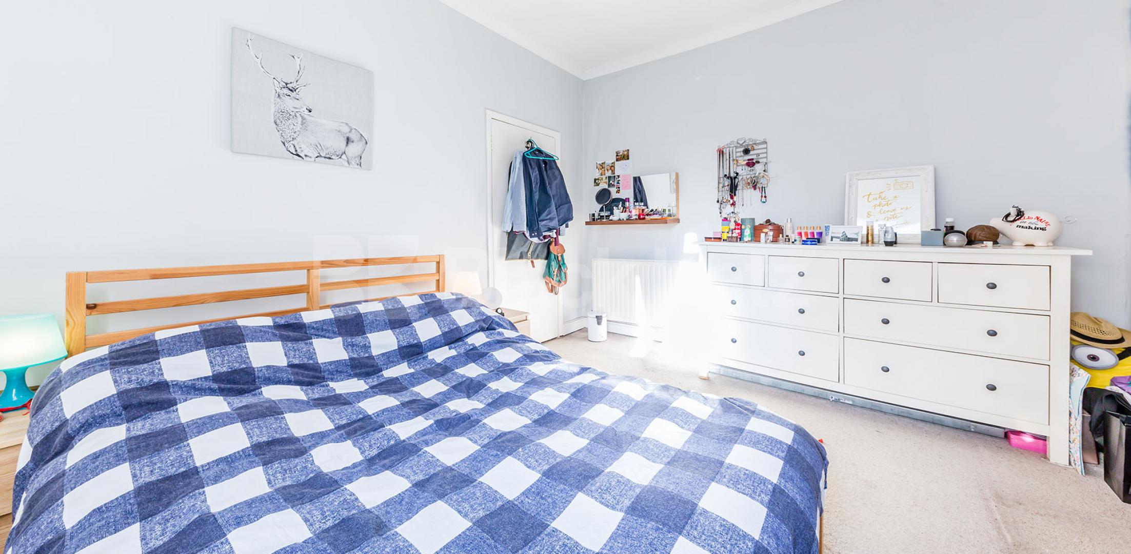 			UNDER FULL REFURBISHMENT Fantastic Garden Property , 2 Bedroom, 1 bath, 1 reception Flat			 Long Lane, East Finchley