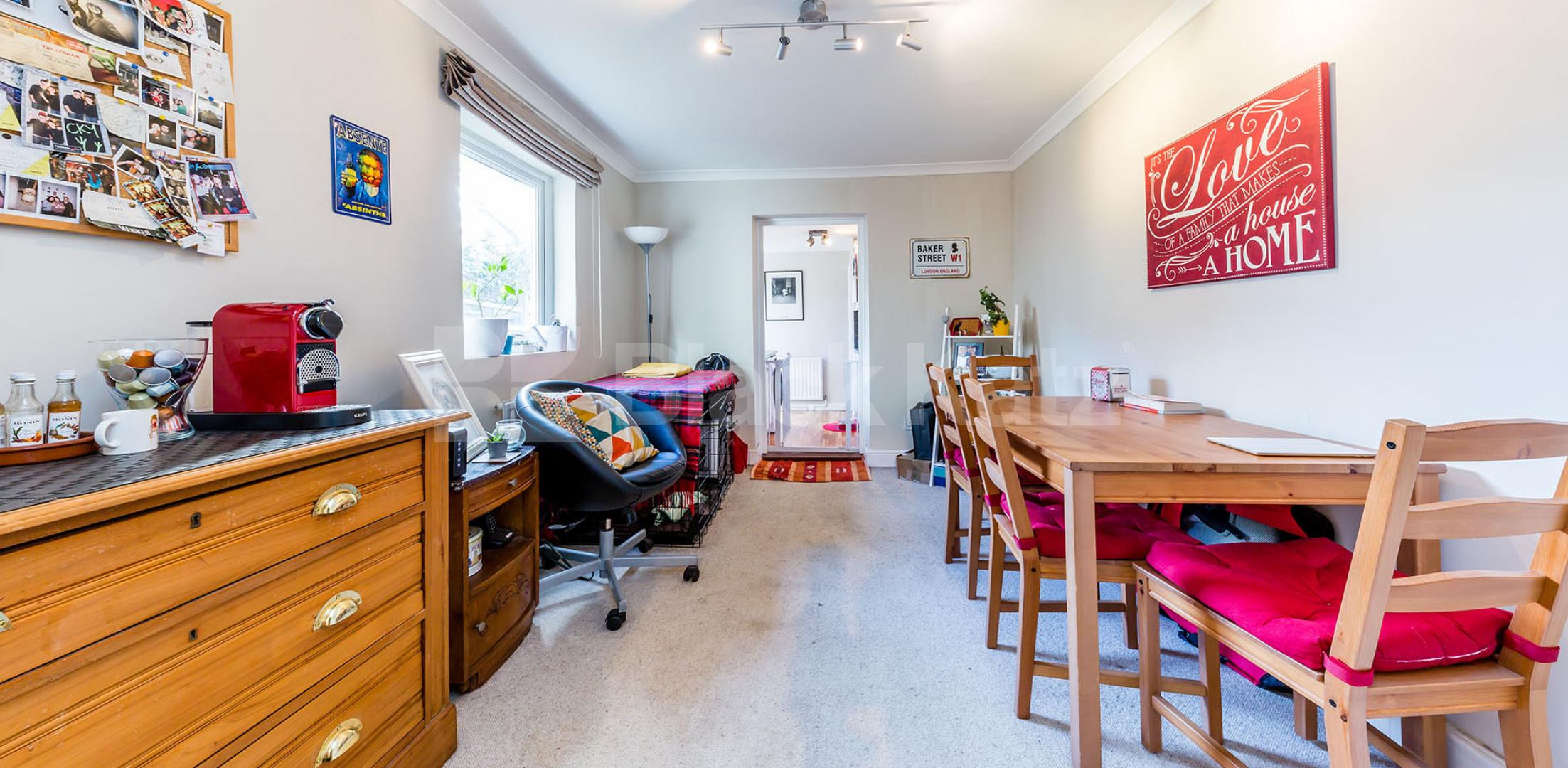 			UNDER FULL REFURBISHMENT Fantastic Garden Property , 2 Bedroom, 1 bath, 1 reception Flat			 Long Lane, East Finchley