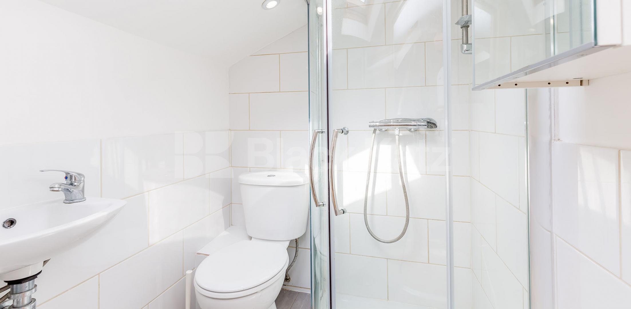 			Great 3 Double Bed Property !, 3 Bedroom, 1 bath, 1 reception Flat			 Myddleton Road, BOUNDS GREEN