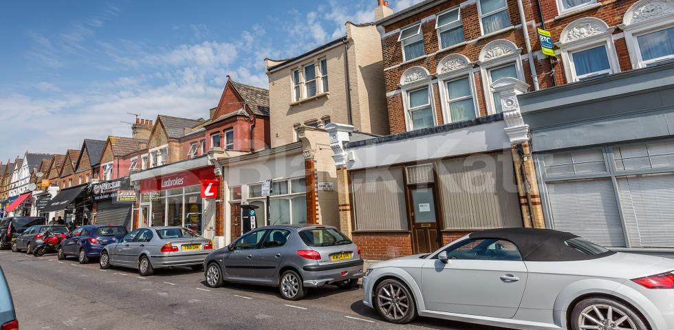 			Great 3 Double Bed Property !, 3 Bedroom, 2 bath, 1 reception Flat			 Myddleton Road, BOUNDS GREEN