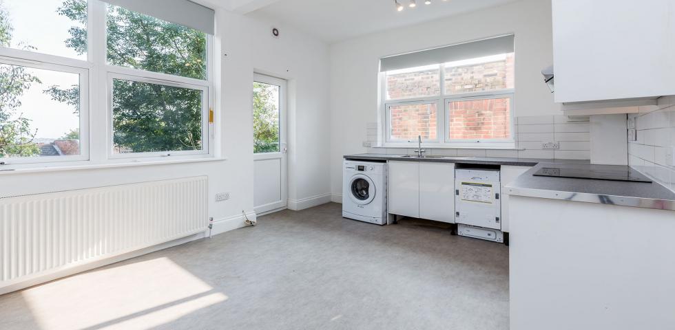 Stunning three double bedrooom set in a period conversion with a garden Alexandra Gardens , Muswell Hill