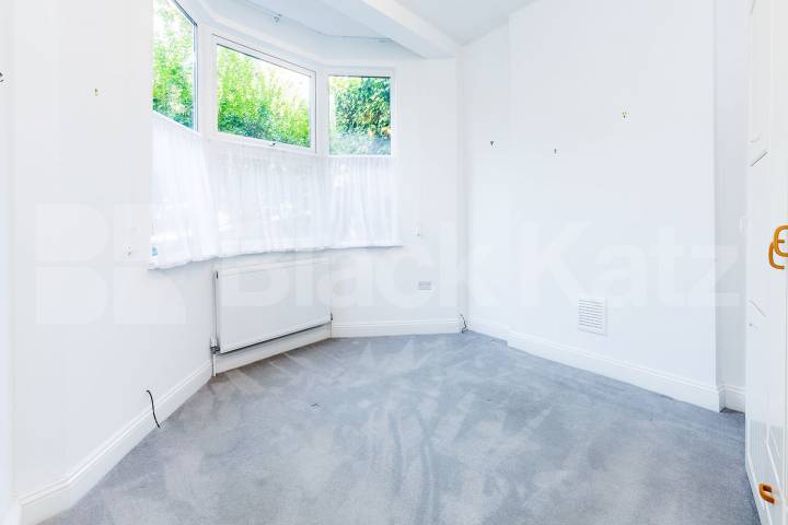 On a sought after Road in Muswell Hill a stunning 2 bedroom property with garden Alexandra Gardens, Muswell Hill