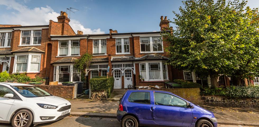 Stunning three double bedrooom set in a period conversion with a garden Alexandra Gardens , Muswell Hill