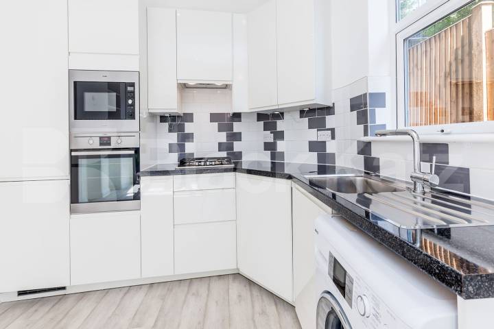 On a sought after Road in Muswell Hill a stunning 2 bedroom property with garden Alexandra Gardens, Muswell Hill