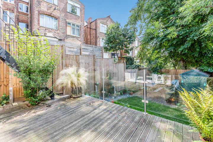 On a sought after Road in Muswell Hill a stunning 2 bedroom property with garden Alexandra Gardens, Muswell Hill