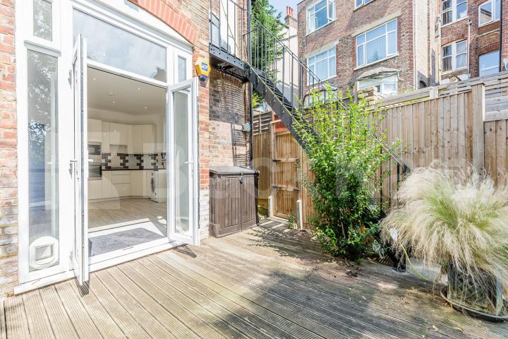On a sought after Road in Muswell Hill a stunning 2 bedroom property with garden Alexandra Gardens, Muswell Hill