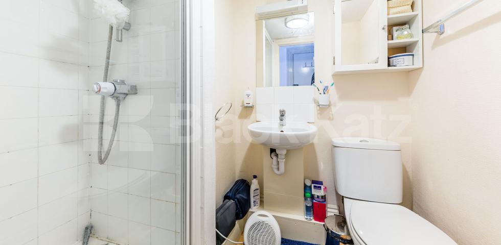 			Very Large Studio !, Studio Apartment, 1 bath, 1 reception Studio			 Avenue Road, Highgate