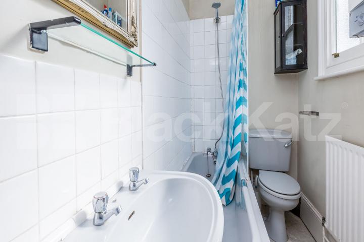 Minutes to Angel station and located within walking distance to Old Street  City Road, Angel 